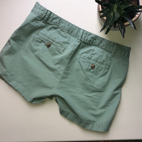 GAP Maternity Shorts - Picture 4 of 5